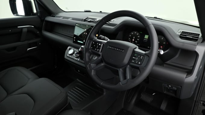 2025 Land Rover Defender 110