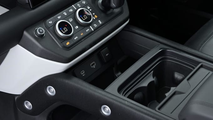 2025 Land Rover Defender 110