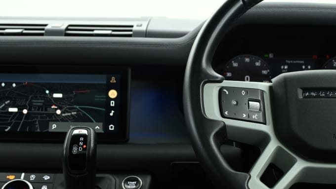2025 Land Rover Defender 110