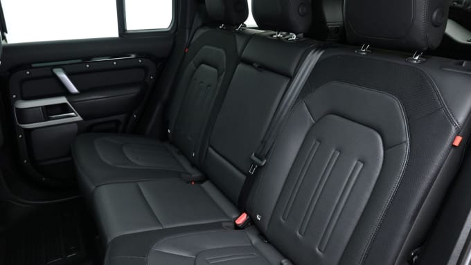 2025 Land Rover Defender 110