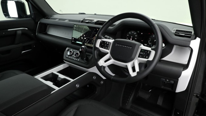 2025 Land Rover Defender 90