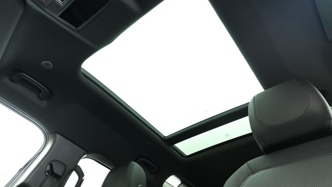 2025 Land Rover Defender 110
