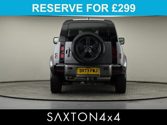 2025 Land Rover Defender 90