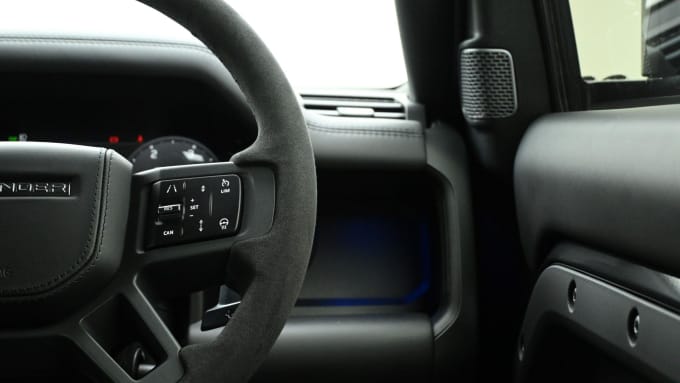 2025 Land Rover Defender 110