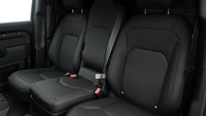 2025 Land Rover Defender 110