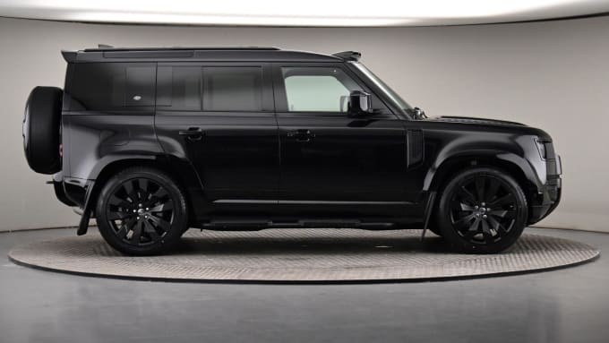 2025 Land Rover Defender 110