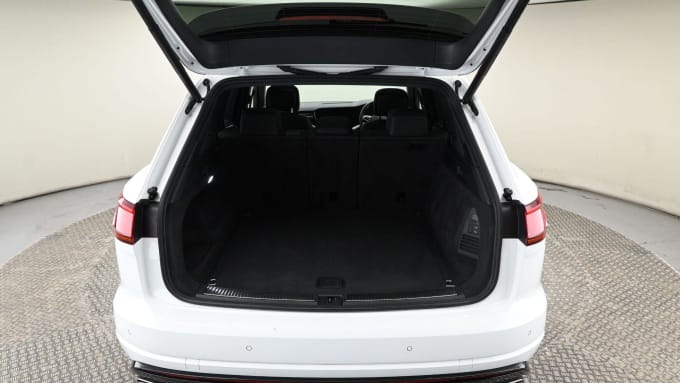 2025 Volkswagen Touareg