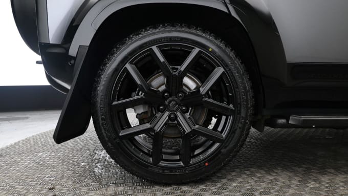 2025 Land Rover Defender 110