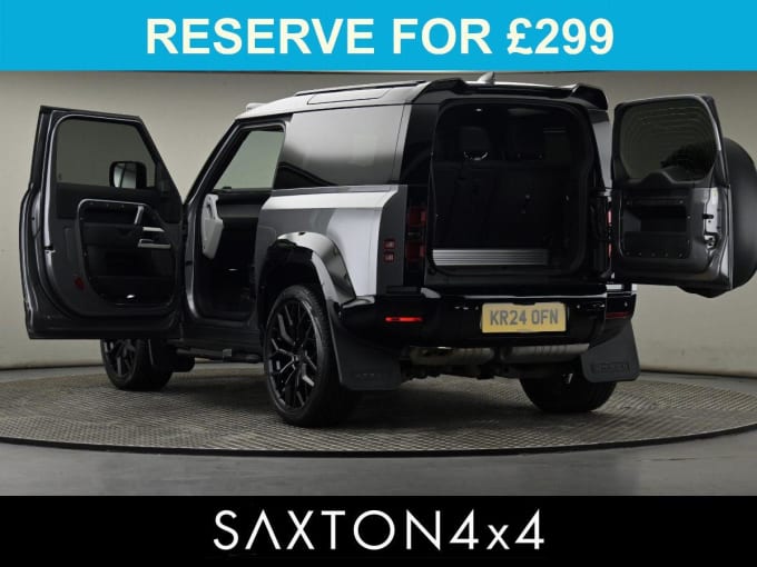 2025 Land Rover Defender 90