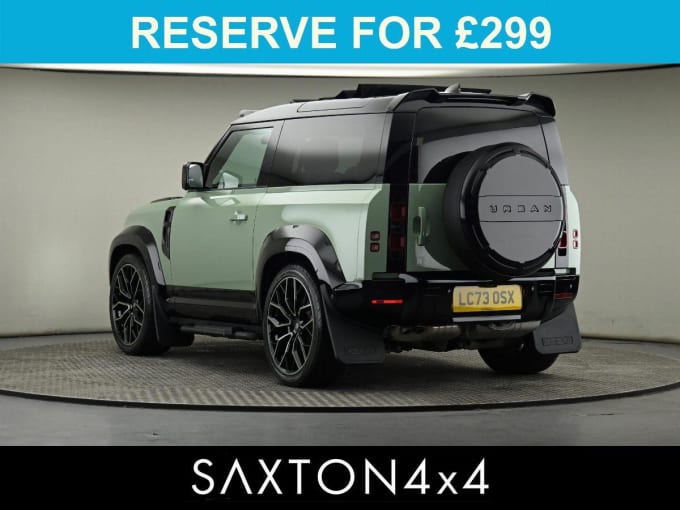 2025 Land Rover Defender 90