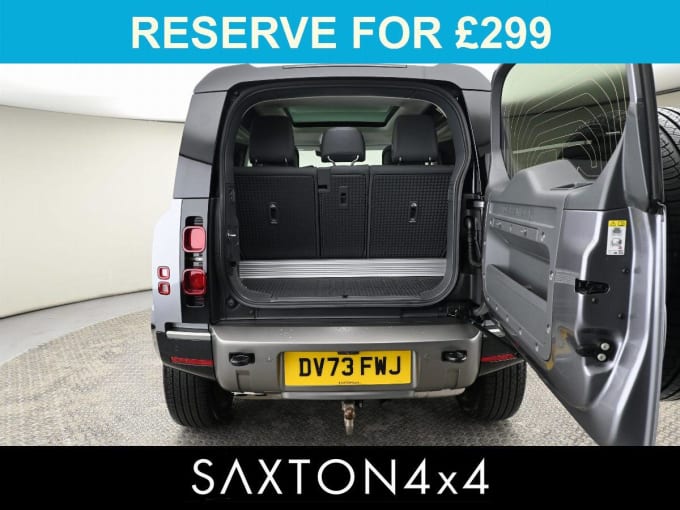 2025 Land Rover Defender 90