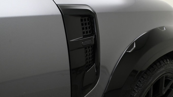 2025 Land Rover Defender 110