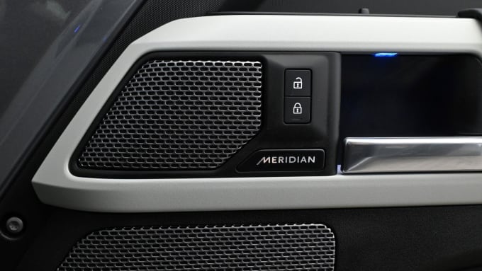 2025 Land Rover Defender 110