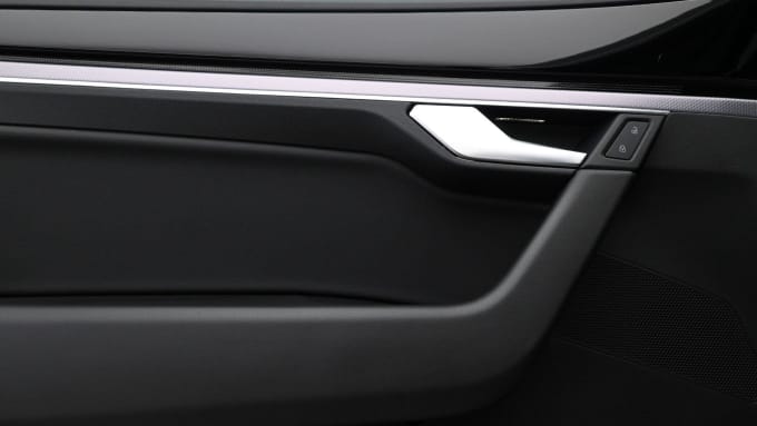 2025 Volkswagen Touareg