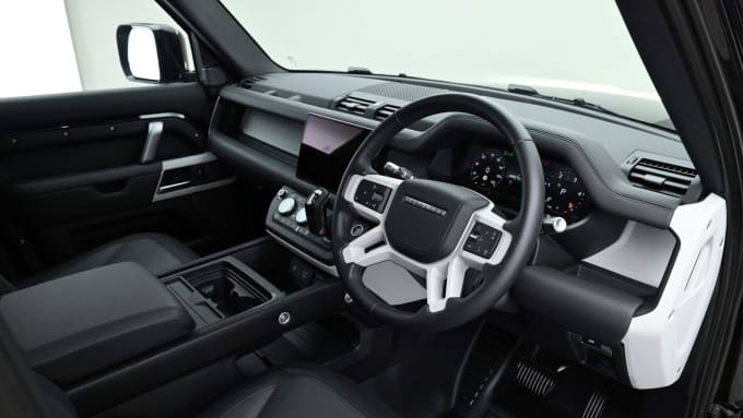 2025 Land Rover Defender 110