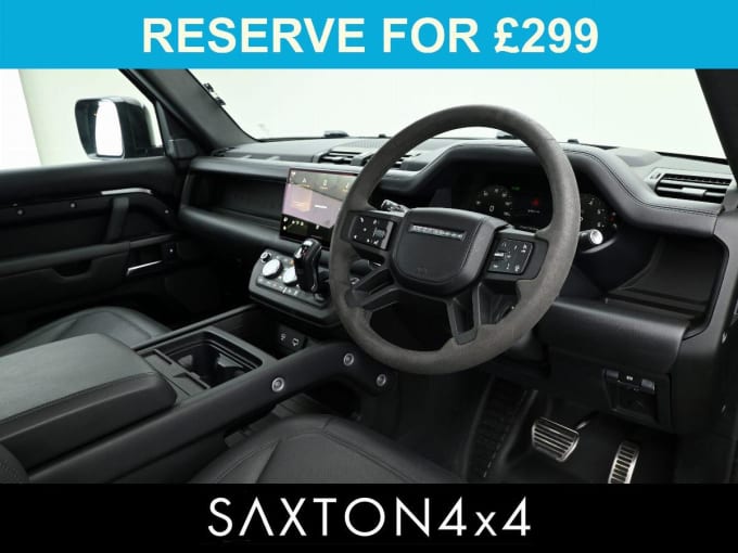 2025 Land Rover Defender 90