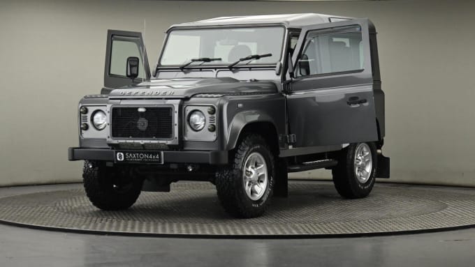 2025 Land Rover Defender 90