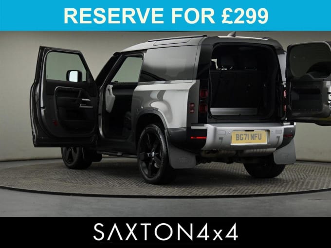 2025 Land Rover Defender 90