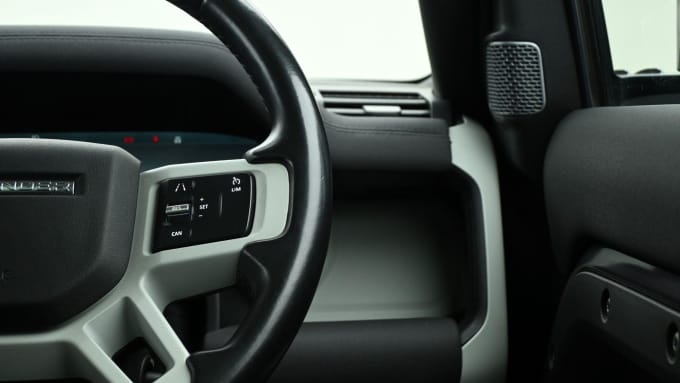 2025 Land Rover Defender 110