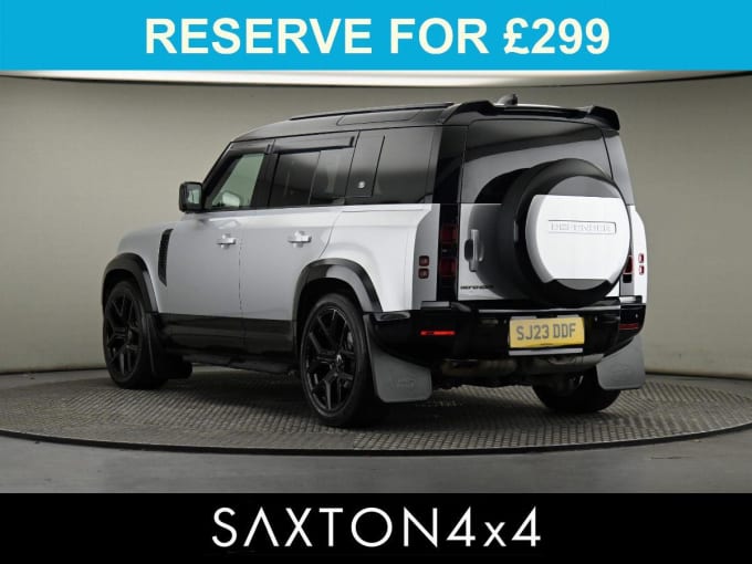 2025 Land Rover Defender 110