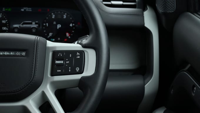 2025 Land Rover Defender 110