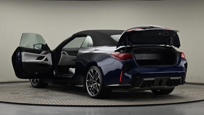 2025 BMW M4
