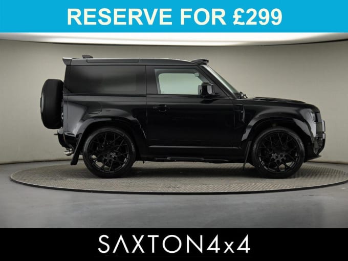2025 Land Rover Defender 90