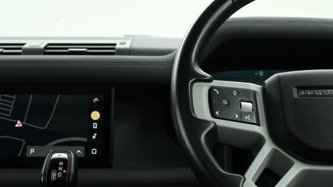 2025 Land Rover Defender 110