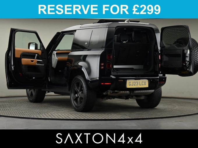 2025 Land Rover Defender 90