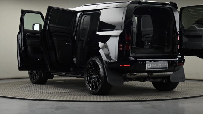 2025 Land Rover Defender 110