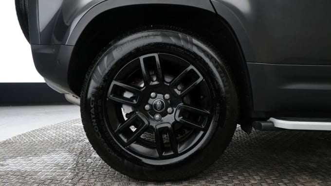 2025 Land Rover Defender 110