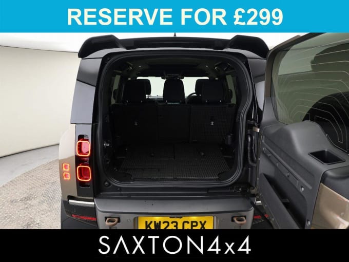 2025 Land Rover Defender 110