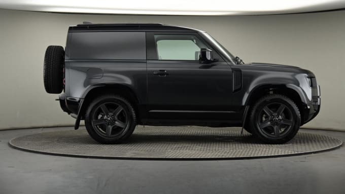 2025 Land Rover Defender 90