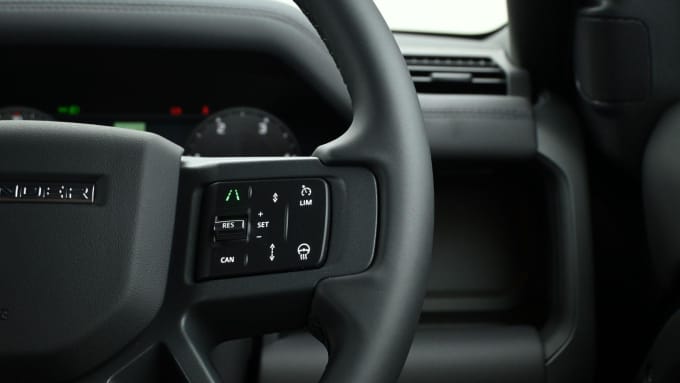 2025 Land Rover Defender 110