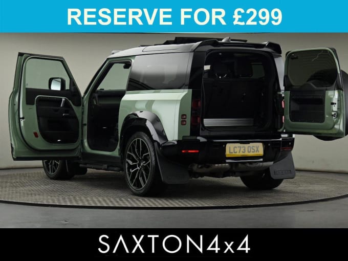 2025 Land Rover Defender 90
