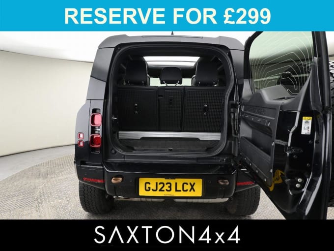 2025 Land Rover Defender 90