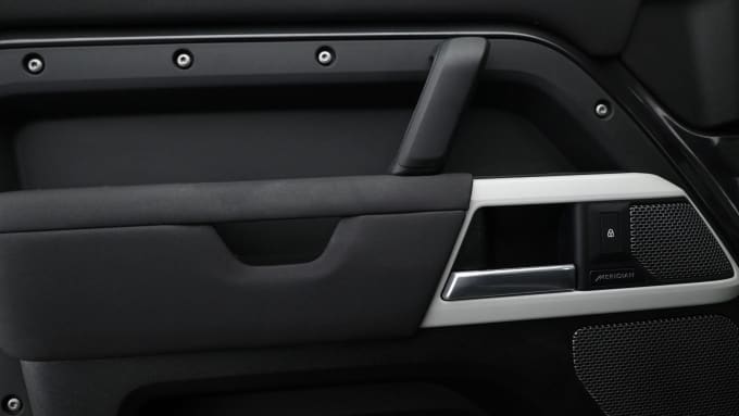 2025 Land Rover Defender 110