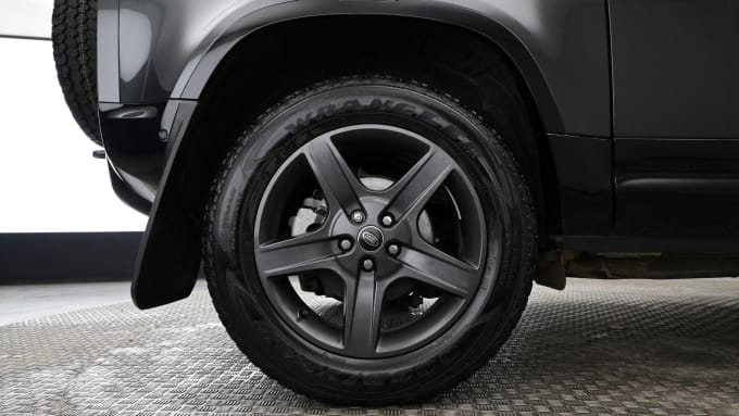 2025 Land Rover Defender 90
