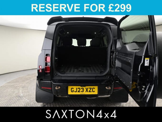 2025 Land Rover Defender 110
