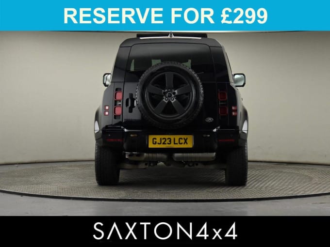 2025 Land Rover Defender 90