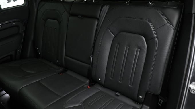 2025 Land Rover Defender 110