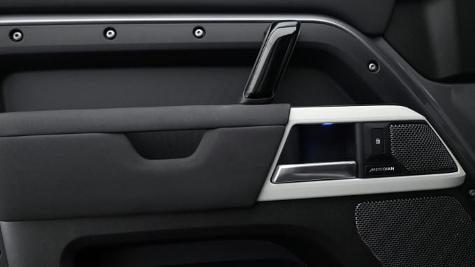 2025 Land Rover Defender 110
