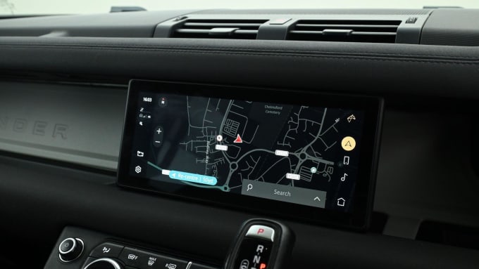 2025 Land Rover Defender 110