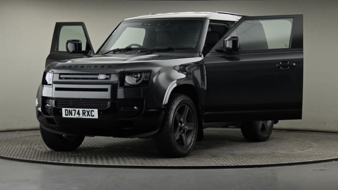 2025 Land Rover Defender 90