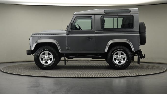 2025 Land Rover Defender 90