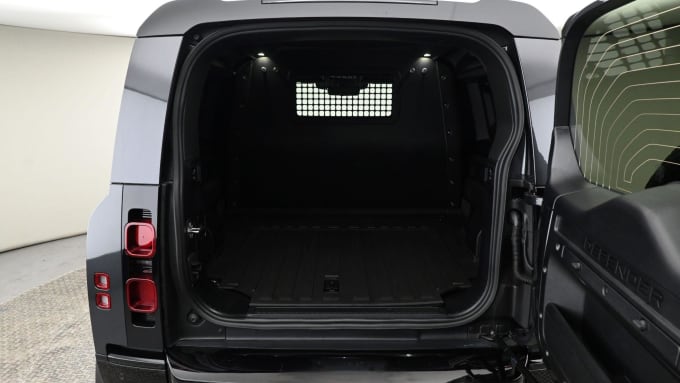 2025 Land Rover Defender 90