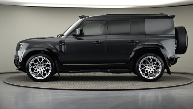 2025 Land Rover Defender 110