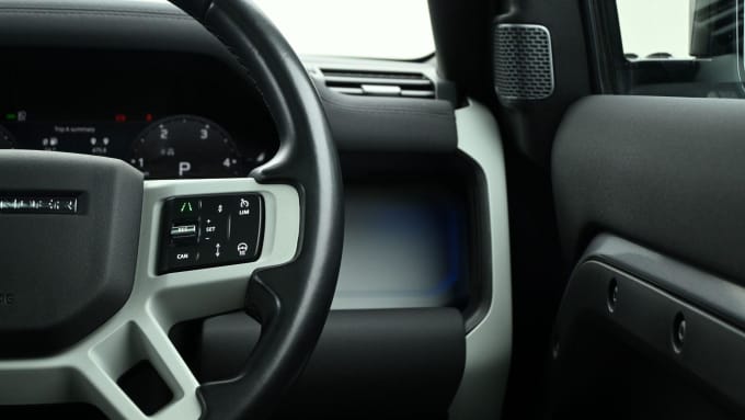 2025 Land Rover Defender 110