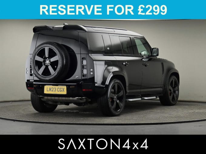 2025 Land Rover Defender 110