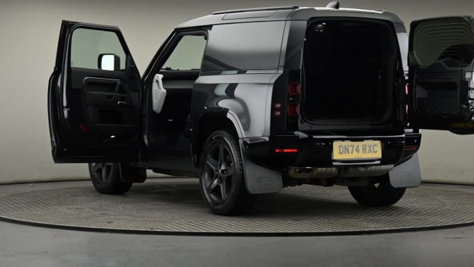 2025 Land Rover Defender 90